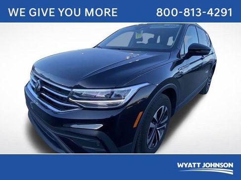 Used 2024 Volkswagen Tiguan S image 1