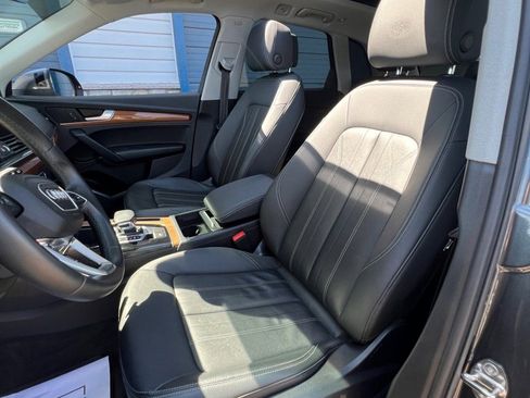 Used 2022 Audi Q5 2.0T Premium w/ Convenience Package image 12