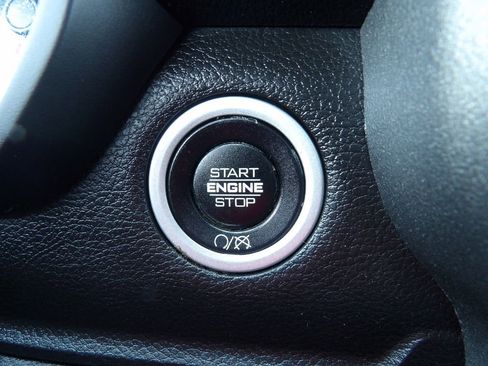 Used 2022 RAM 3500 Tradesman w/ Chrome Appearance Group AWD/4WD image 22