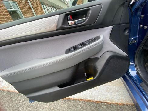 Used 2019 Subaru Legacy 2.5i Premium image 36