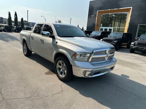 Used 2018 RAM 1500 Laramie w/ Convenience Group AWD/4WD image 22