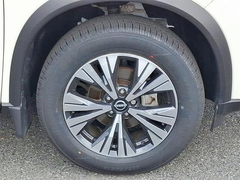 Certified 2023 Nissan Rogue SV image 40