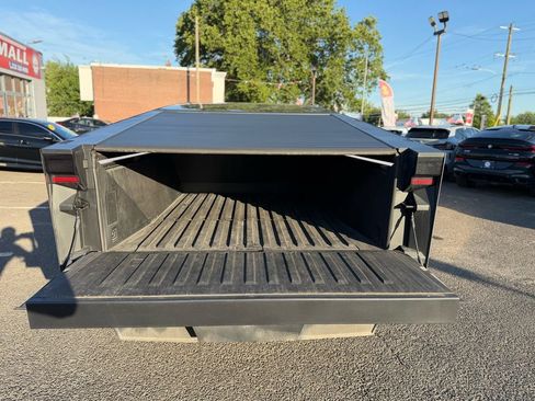 Used 2024 Tesla Cybertruck AWD Crew Cab image 34