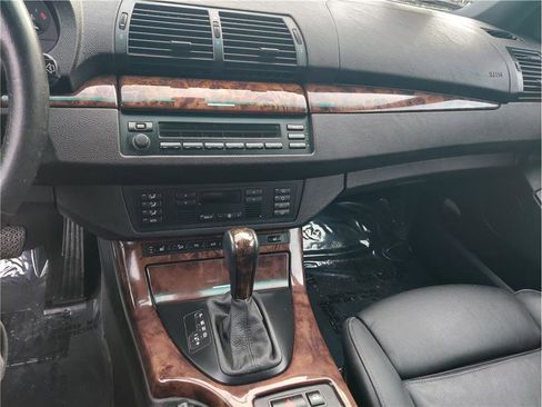 Used 2004 BMW X5 3.0i image 8