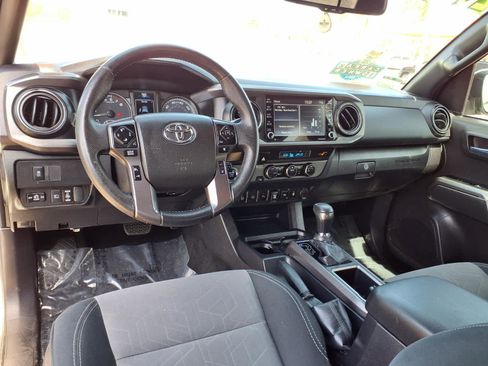 Used 2023 Toyota Tacoma TRD Off-Road w/ Technology Package RWD image 9