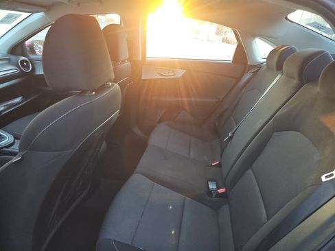 Used 2023 Kia Forte LXS FWD image 4