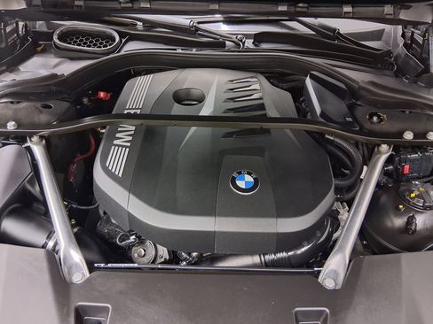 Certified 2023 BMW 740i w/ Parking Assistance Package image 33