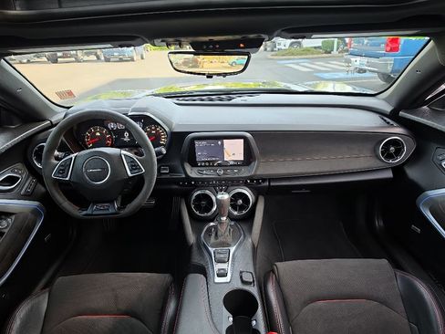 Used 2020 Chevrolet Camaro ZL1 RWD image 27