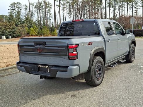 Used 2025 Nissan Frontier PRO-4X w/ Pro Convenience Package image 6