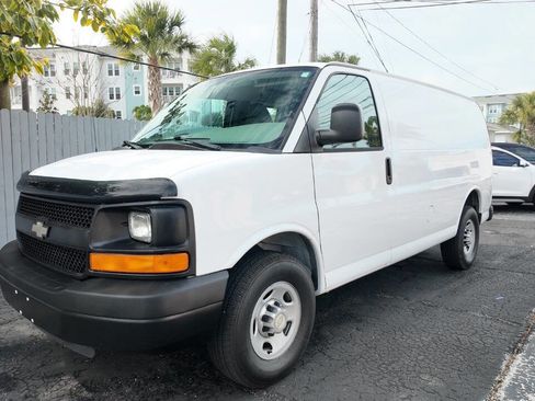 Used 2012 Chevrolet Express 2500 image 3