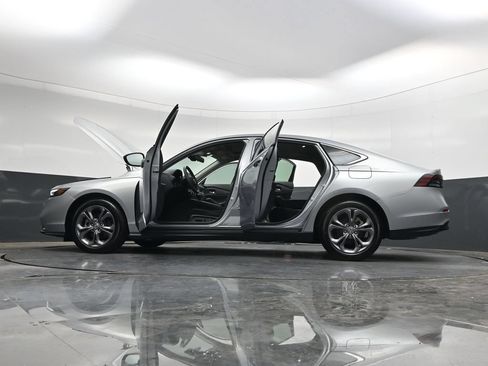 Used 2024 Honda Accord EX image 43