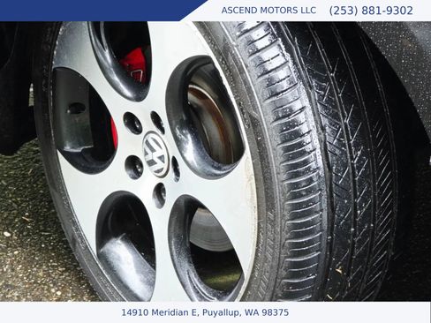 Used 2011 Volkswagen Golf 4-Door FWD image 15