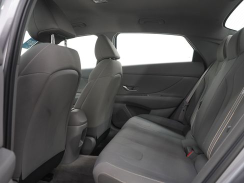 Certified 2025 Hyundai Elantra Sport FWD image 18