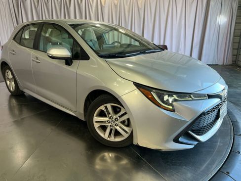 Used 2019 Toyota Corolla SE FWD image 3
