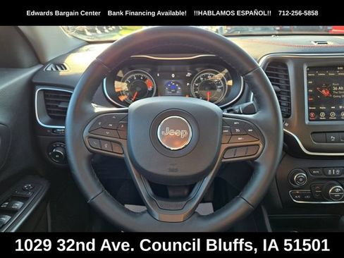 Used 2019 Jeep Cherokee Trailhawk w/ Cold Weather Group AWD/4WD image 18