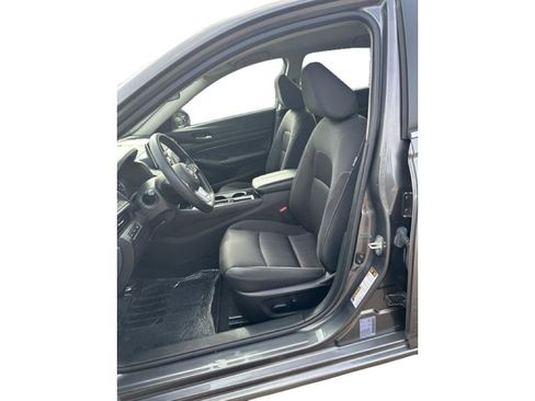 Used 2024 Nissan Altima 2.5 SV image 8