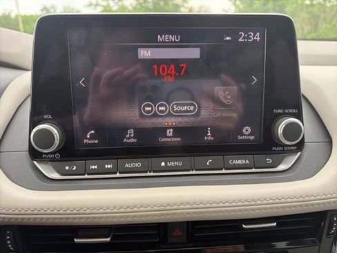 Used 2023 Nissan Rogue SV FWD image 11