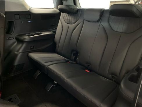 Used 2024 Hyundai Palisade Limited AWD/4WD image 16