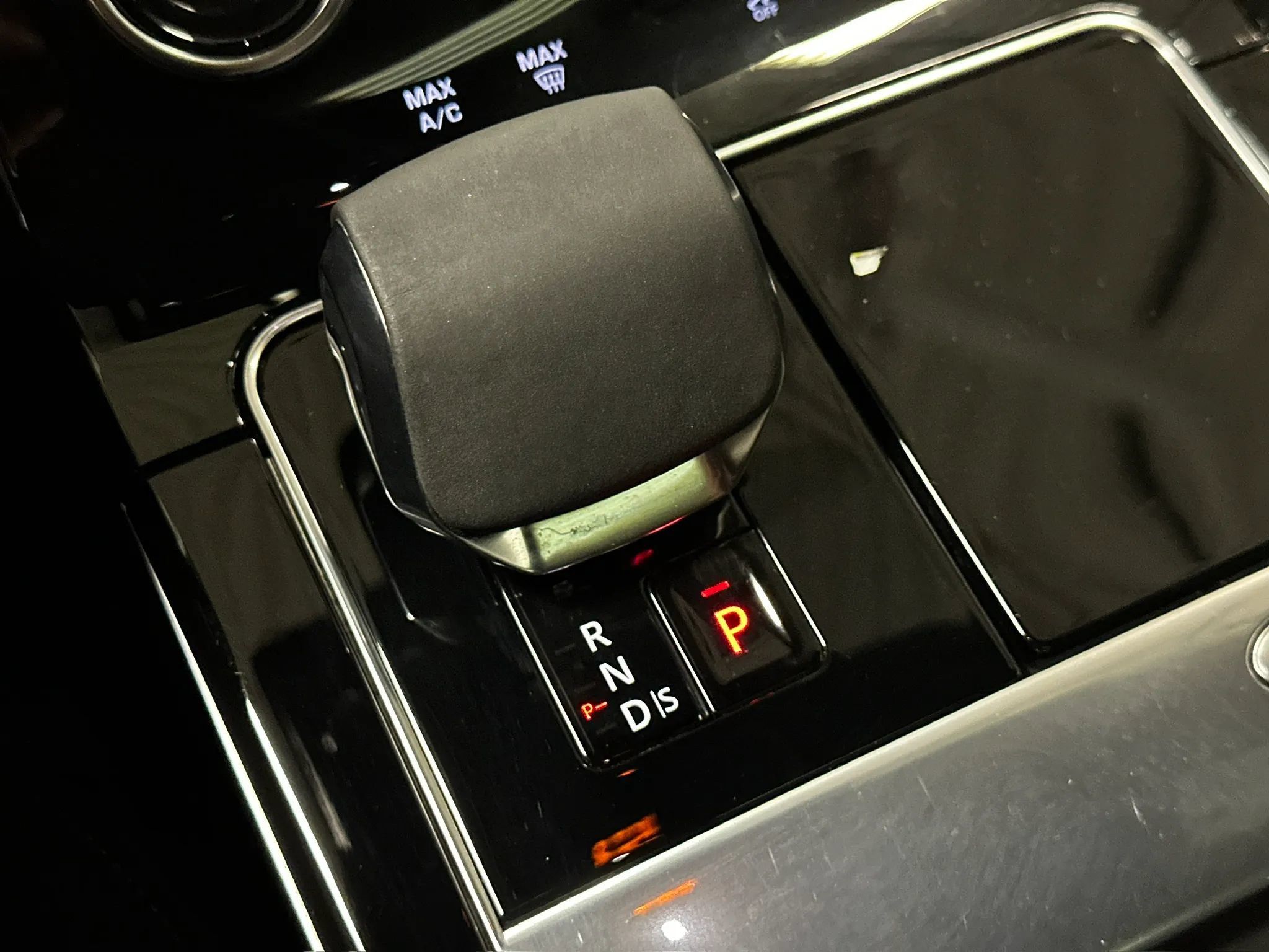 Used 2023 Land Rover Range Rover Velar S AWD/4WD image 44