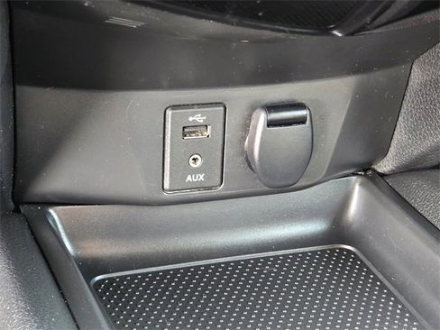 Used 2018 Nissan Rogue Sport S image 19