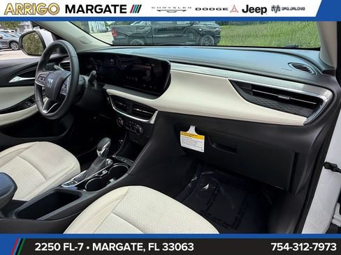 Used 2024 Buick Encore GX Preferred FWD image 18