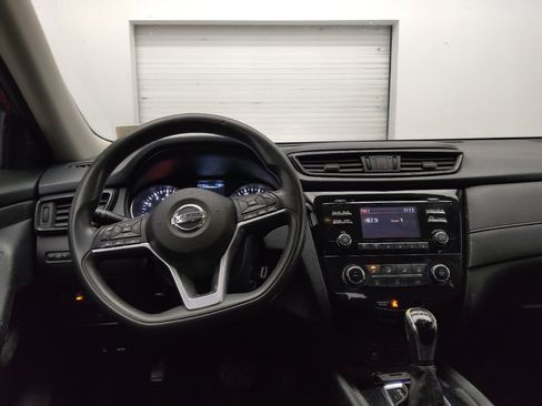 Used 2017 Nissan Rogue S image 22