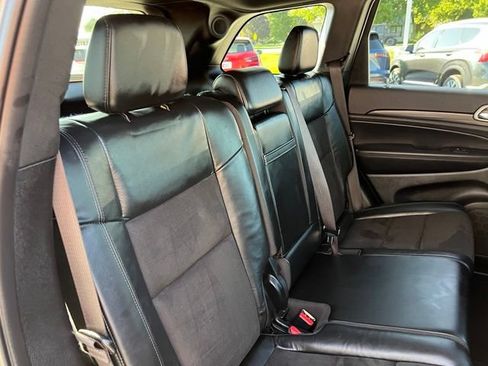 Used 2021 Jeep Grand Cherokee Laredo X AWD/4WD image 14