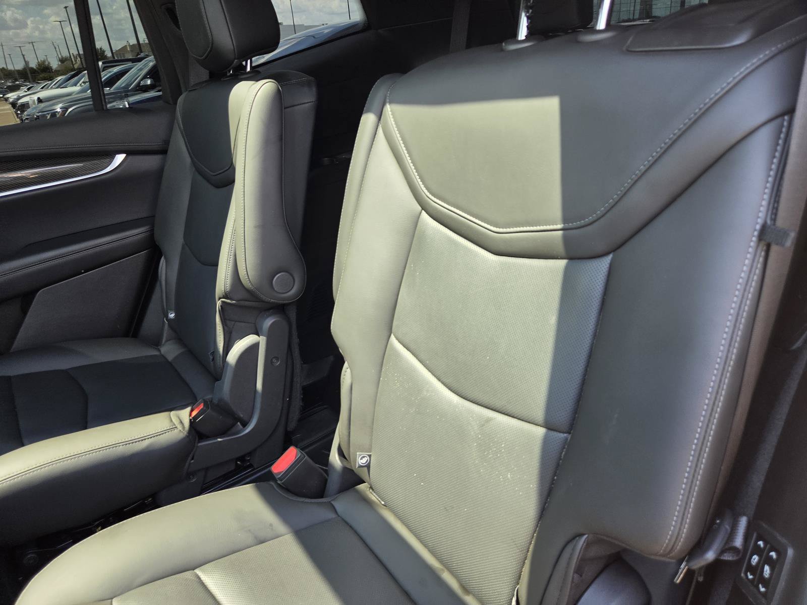 Used 2022 Cadillac XT6 Sport w/ Technology Package AWD/4WD image 15