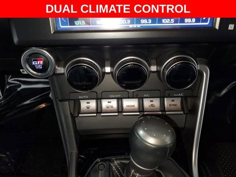 Used 2024 Toyota GR86 Premium image 20