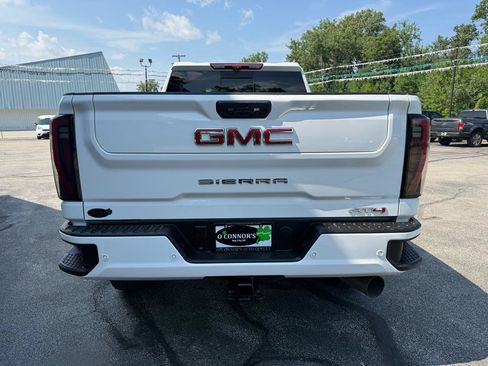 Used 2026 GMC Sierra 2500 AT4 w/ AT4 Premium Plus Package AWD/4WD image 4