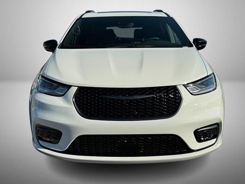 New 2026 Chrysler Pacifica Limited w/ S Appearance Package image 10