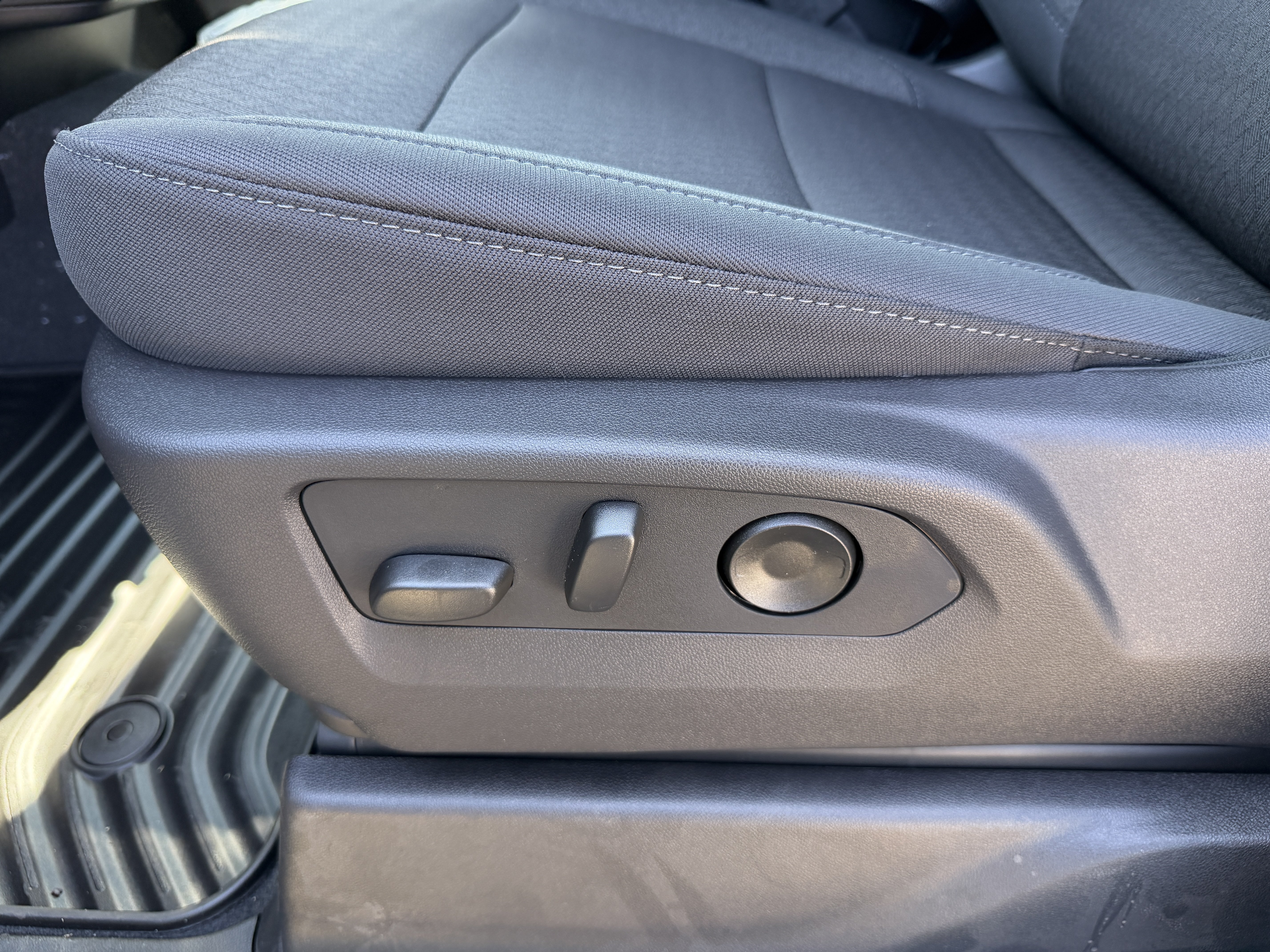 New 2026 Chevrolet Silverado 2500 Custom w/ Custom Value Package AWD/4WD image 14