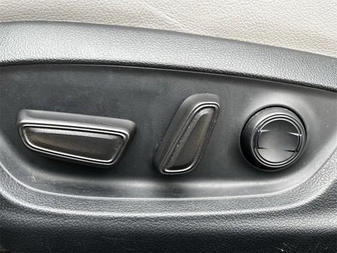 Used 2024 Toyota Camry SE image 23