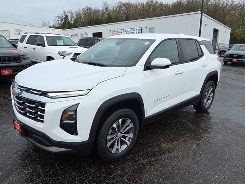 New 2026 Chevrolet Equinox LT w/ Convenience Package II FWD image 4