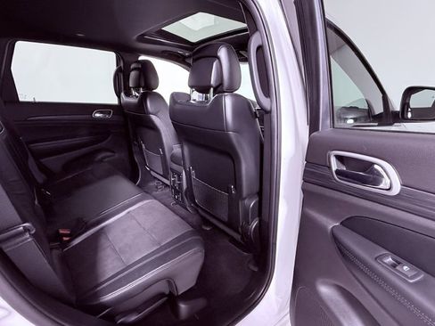 Used 2019 Jeep Grand Cherokee Altitude AWD/4WD image 21