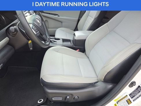 Used 2016 Toyota Camry SE image 14