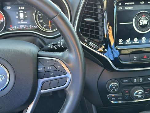 Used 2020 Jeep Cherokee Limited image 14