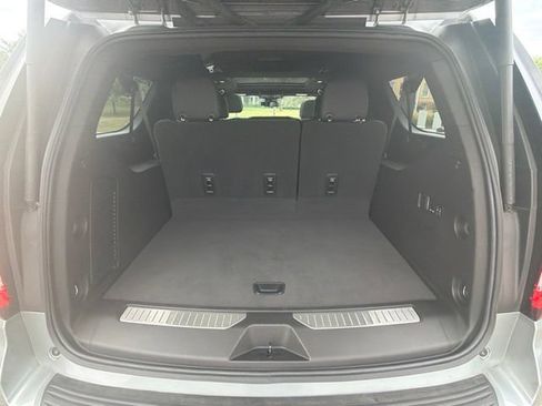 Used 2023 GMC Yukon XL Denali AWD/4WD image 11