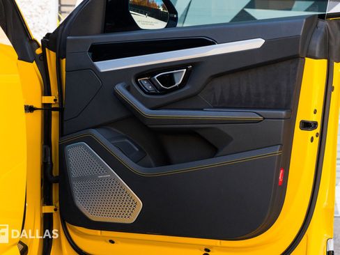 Used 2019 Lamborghini Urus image 34