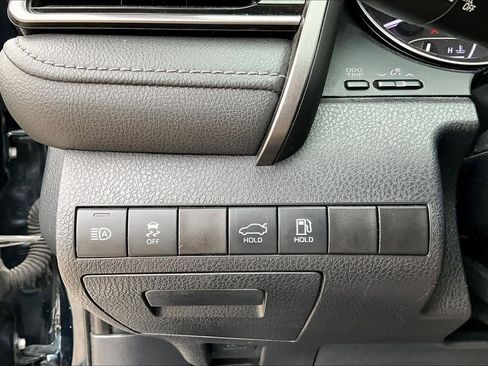 Used 2021 Toyota Camry SE FWD image 32