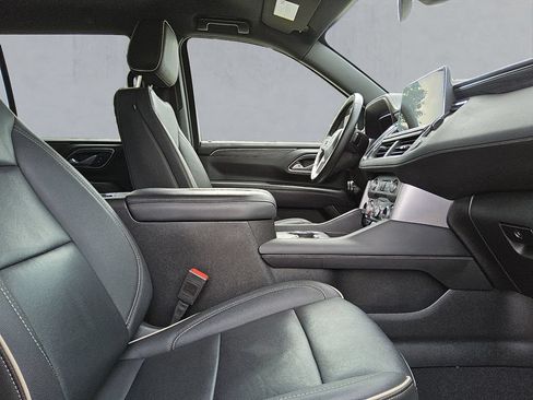 Used 2024 GMC Yukon SLT RWD image 15