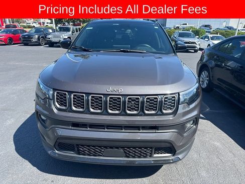 Used 2024 Jeep Compass Latitude w/ Altitude Special Edition AWD/4WD image 2