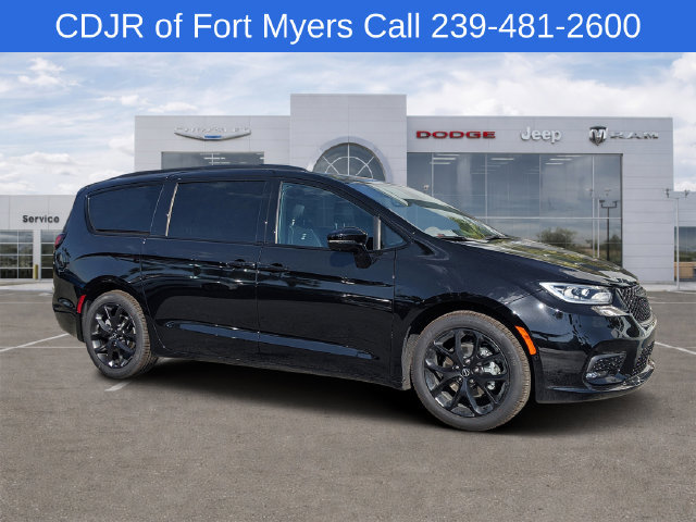 New 2026 Chrysler Pacifica Select FWD image 1