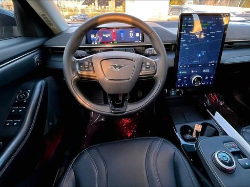 Used 2023 Ford Mustang Mach-E Premium image 7