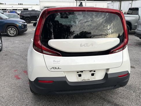 Used 2022 Kia Soul LX FWD image 8