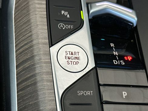 Used 2025 BMW 330i Sedan RWD image 32