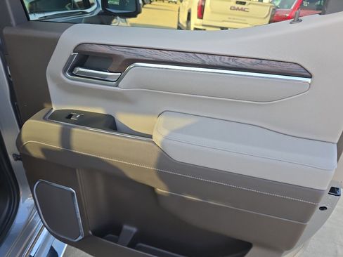 New 2026 GMC Sierra 1500 SLT w/ SLT Premium Plus Package image 17