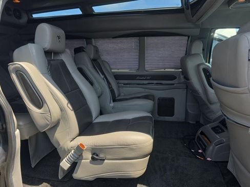 Used 2020 Chevrolet Express 2500 Extended RWD image 7