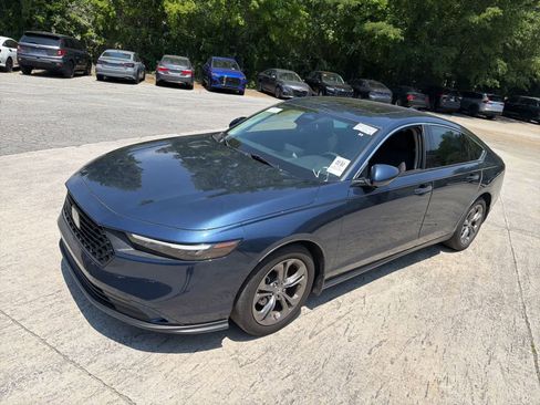 Used 2024 Honda Accord EX image 5