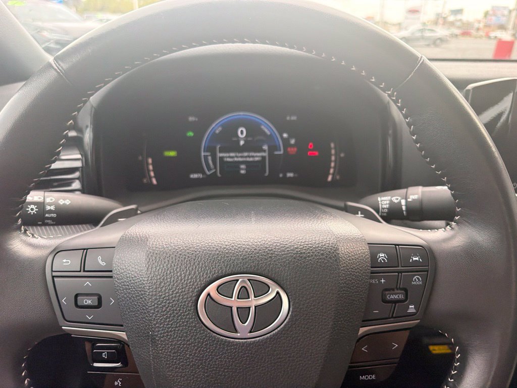 Used 2025 Toyota Camry SE FWD image 22